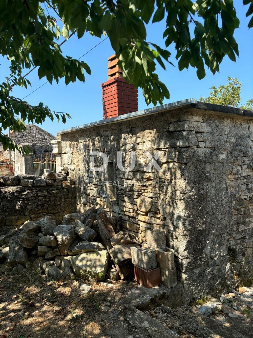 ISTRA, SVETVINČENAT - Delno prenovljena istrska hiša na mirni lokaciji! UPORABNO DOVOLJENJE!