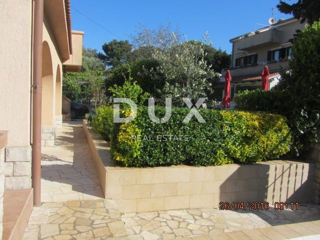 MALI LOŠINJ, ARTATORE - Hiša s tremi apartmaji in razvitim turizmom