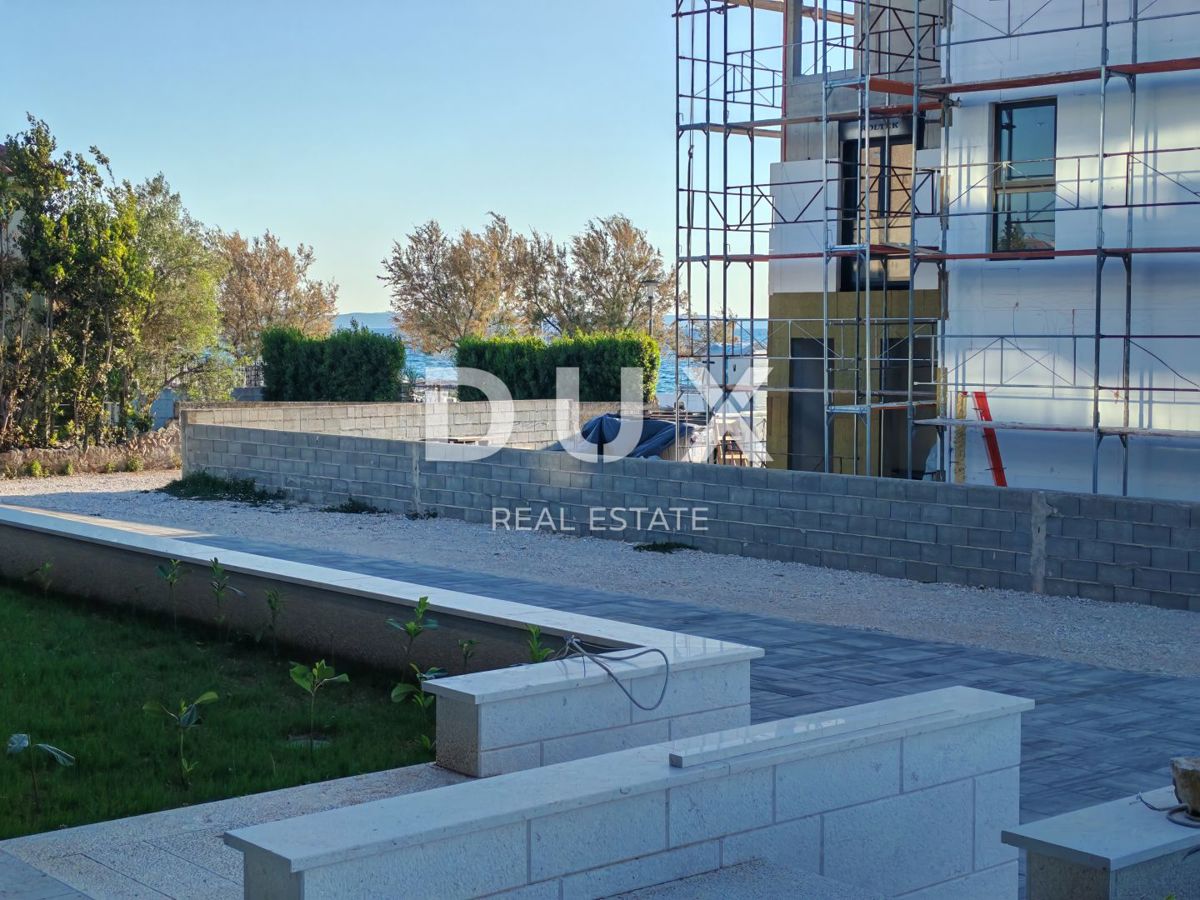 ZADAR, ZATON - Vrhunska novogradnja 30 metrov od plaže! S1