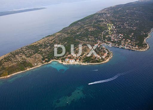 OTOK PAG, LUN - zazidljivo zemljišče 640 m2 na odlični lokaciji