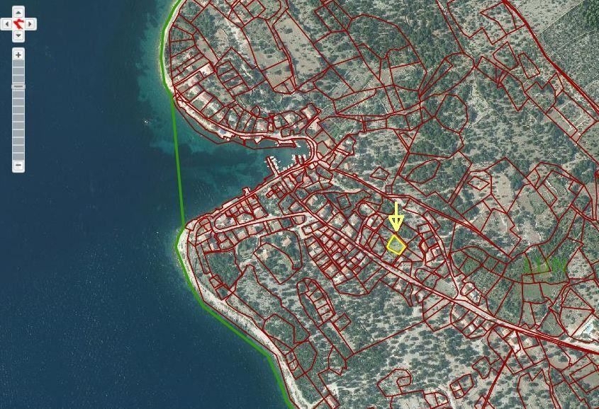 OTOK PAG, LUN - zazidljivo zemljišče 640 m2 na odlični lokaciji