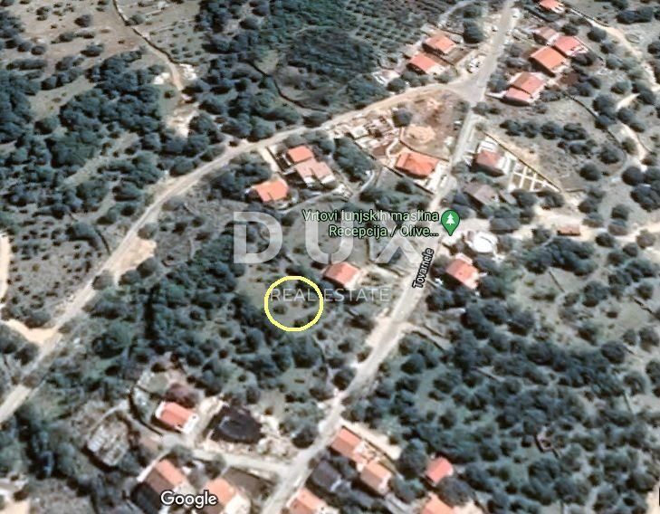 OTOK PAG, LUN - zazidljivo zemljišče 640 m2 na odlični lokaciji