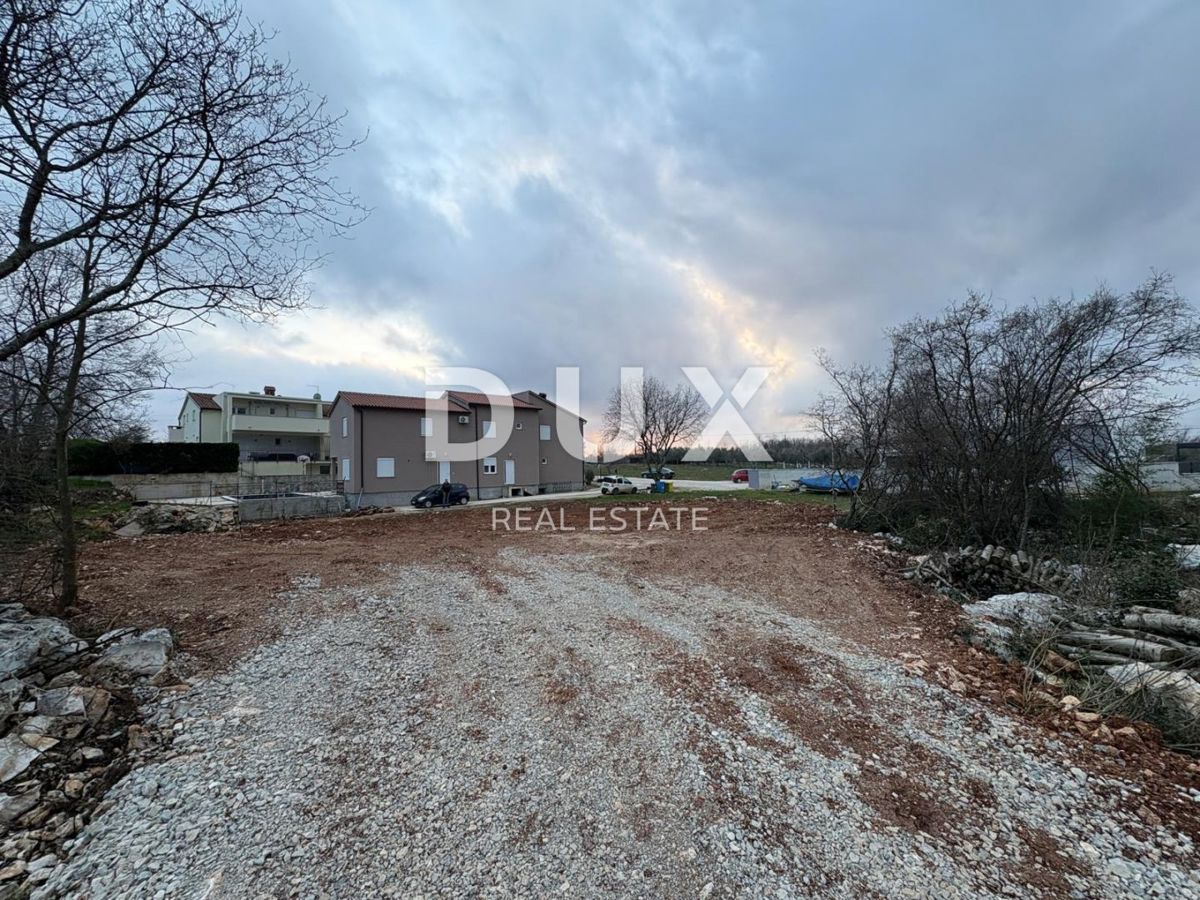 ISTRA, POREČ - Zazidljivo zemljišče