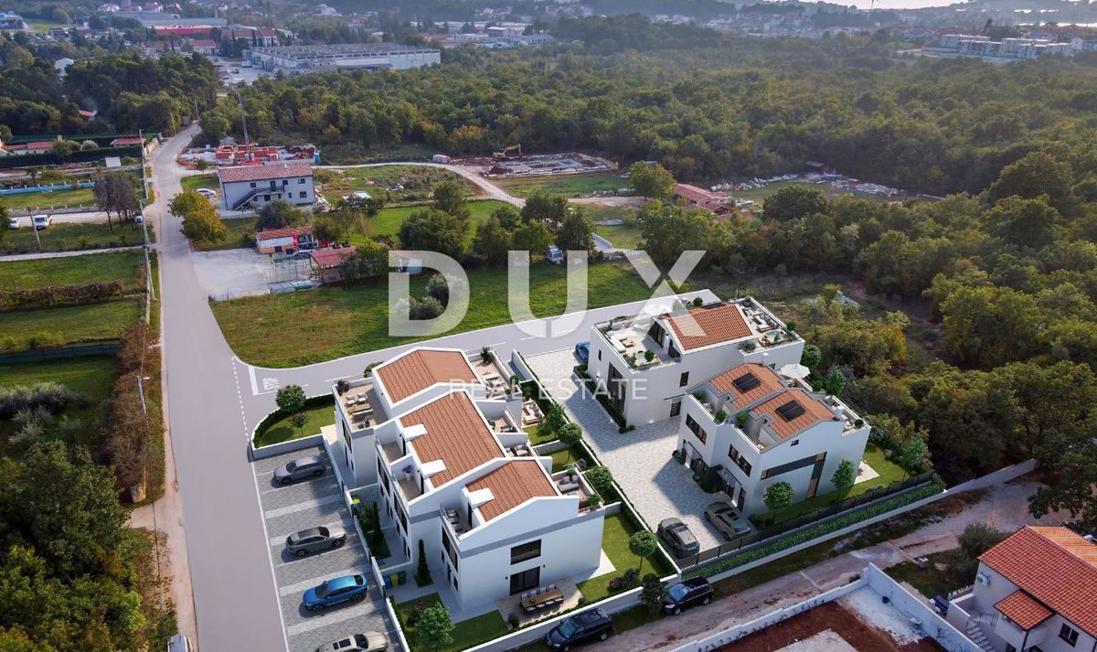 ISTRA, POREČ - Dvojček novogradnje z vrtom v bližini morja