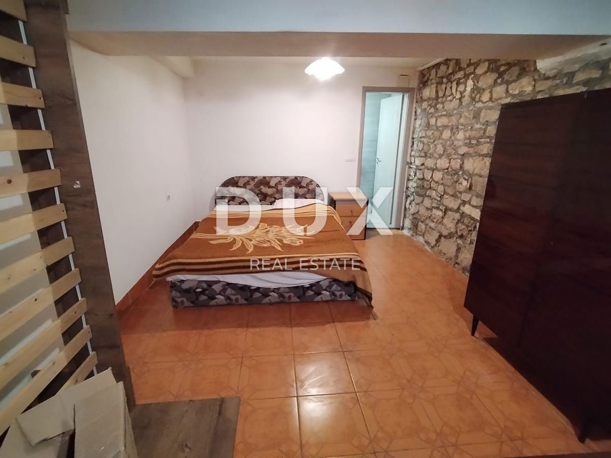 ISTRA, ROVINJ - Izključno samo v Duxu! Garsonjera v samem središču starega mestnega jedra!