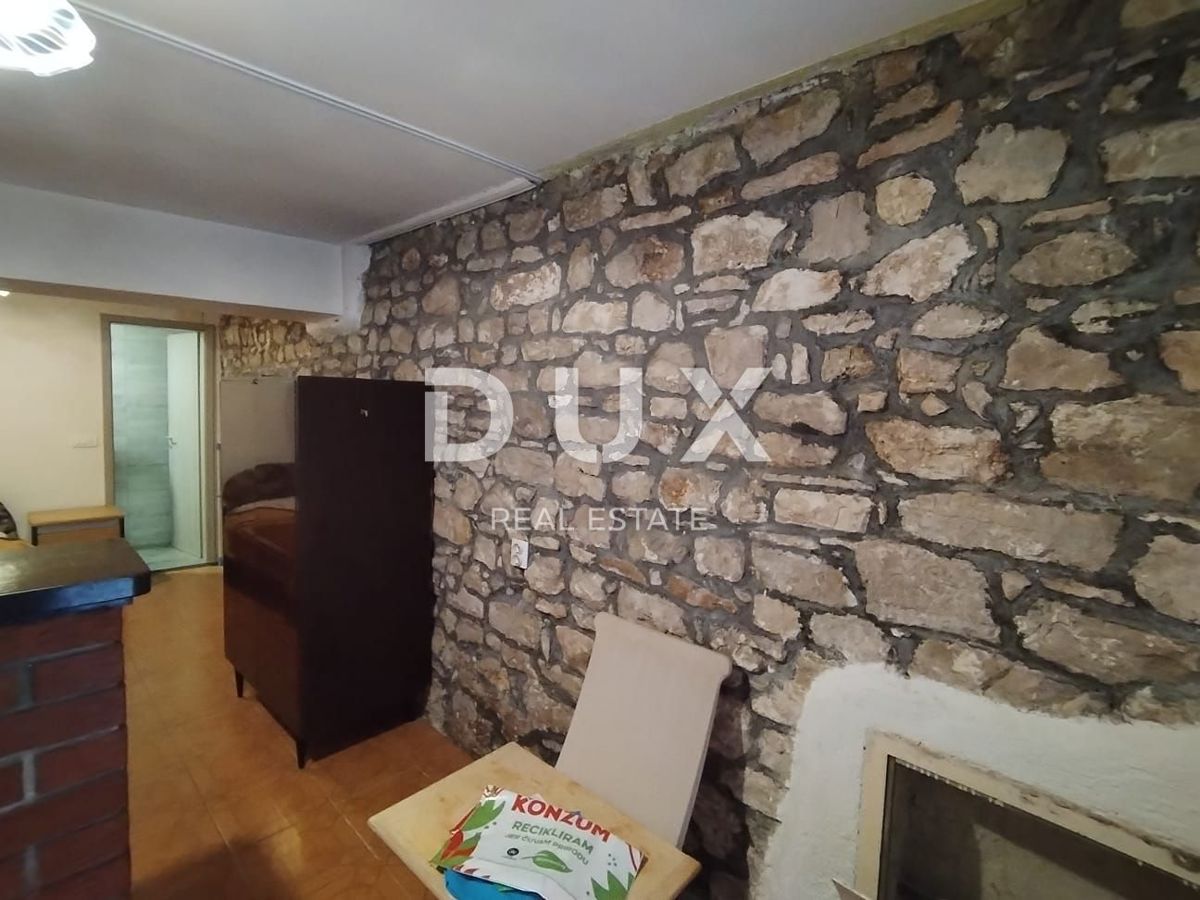 ISTRA, ROVINJ - Izključno samo v Duxu! Garsonjera v samem središču starega mestnega jedra!
