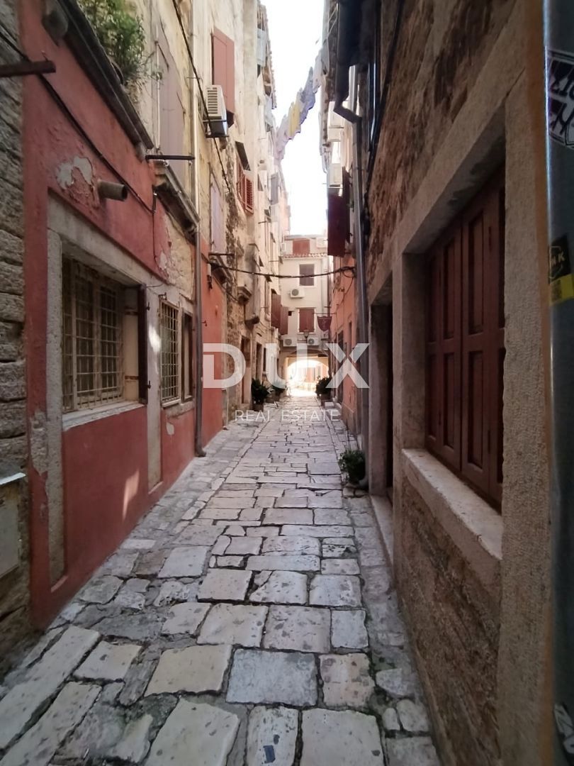 ISTRA, ROVINJ - Izključno samo v Duxu! Garsonjera v samem središču starega mestnega jedra!