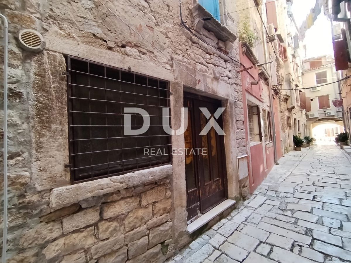 ISTRA, ROVINJ - Izključno samo v Duxu! Garsonjera v samem središču starega mestnega jedra!