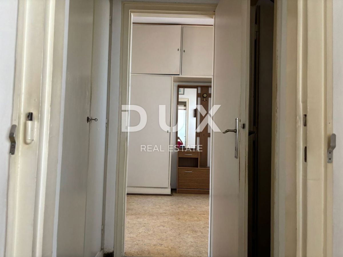 ISTRA, PULA - Prostorno stanovanje v samem centru s parkirnim mestom! Redkost na trgu!