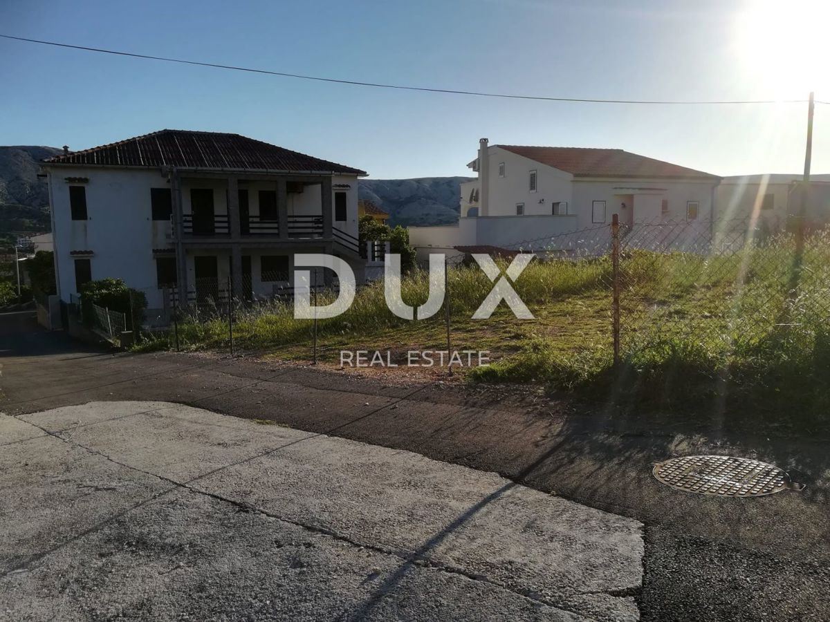 OTOK PAG - gradbeno zemljišče, 370 m2, asfaltni dostop