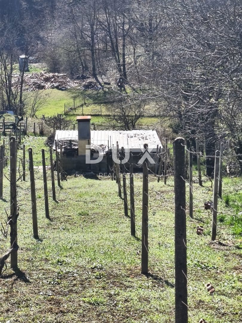 ZAGREB, ČRNOMEREC, MIKULIĆI - Zemljišče s hišo in možnostjo gradnje