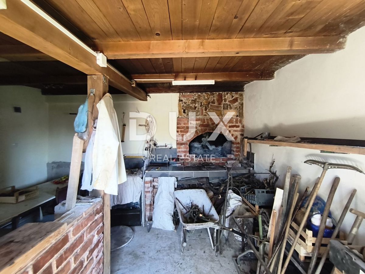 ZAGREB, ČRNOMEREC, MIKULIĆI - Zemljišče s hišo in možnostjo gradnje