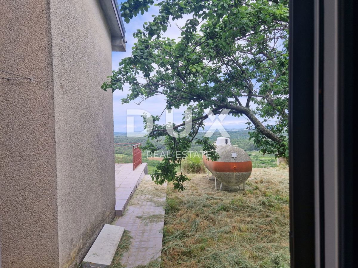 ISTRA, BUJE - Samostojna hiša s panoramskim razgledom