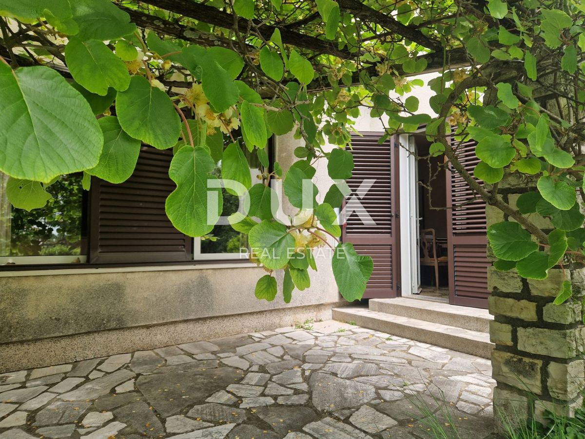ISTRA, BUJE - Samostojna hiša s panoramskim razgledom