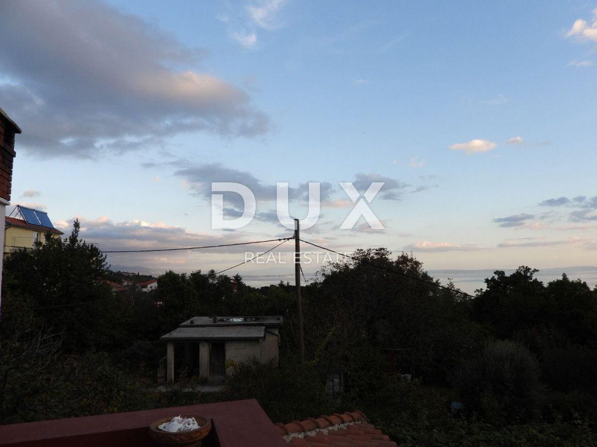 OPATIJA, MATULJI - hiša 400m2 z dupleks stanovanjem in dvema stanovanjema + vrt 710m2