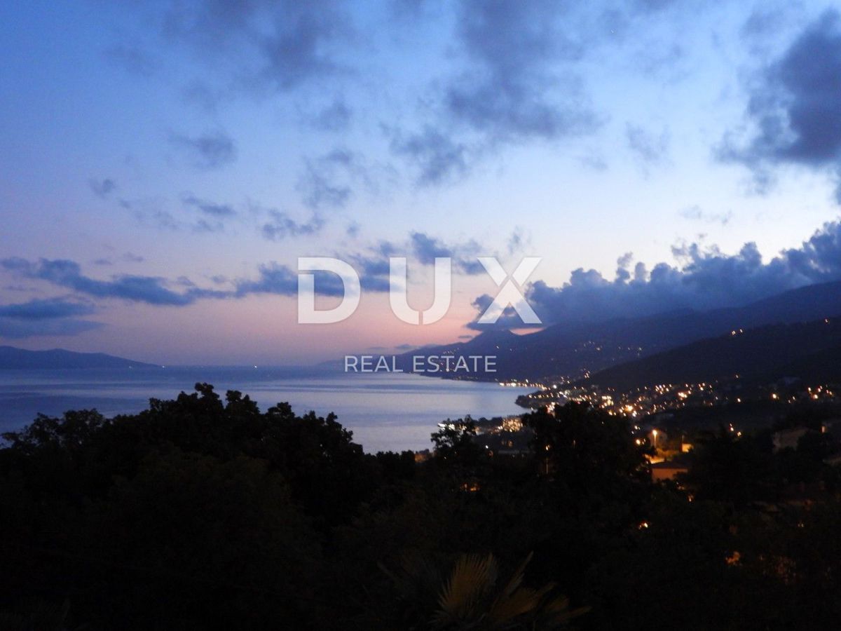 OPATIJA, MATULJI - hiša 400m2 z dupleks stanovanjem in dvema stanovanjema + vrt 710m2