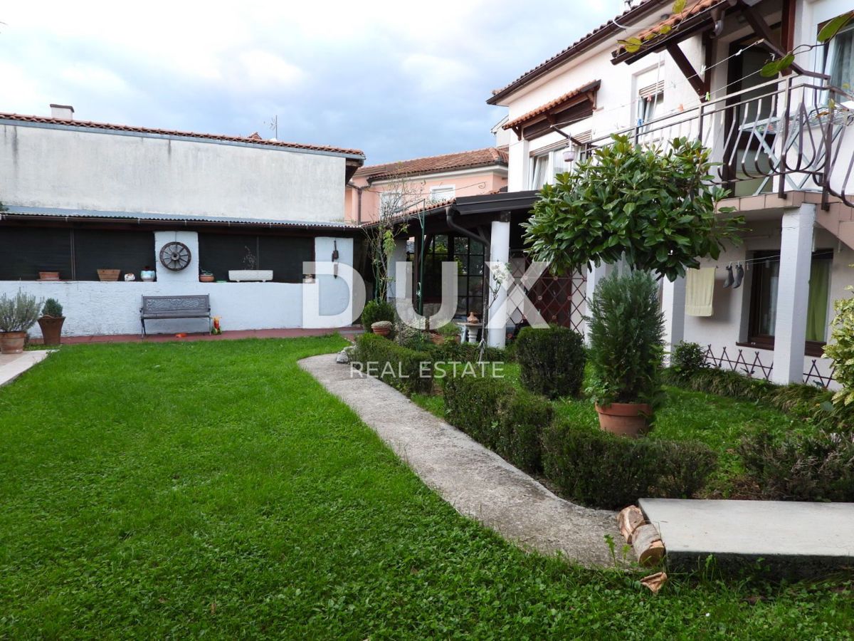 OPATIJA, MATULJI - hiša 400m2 z dupleks stanovanjem in dvema stanovanjema + vrt 710m2