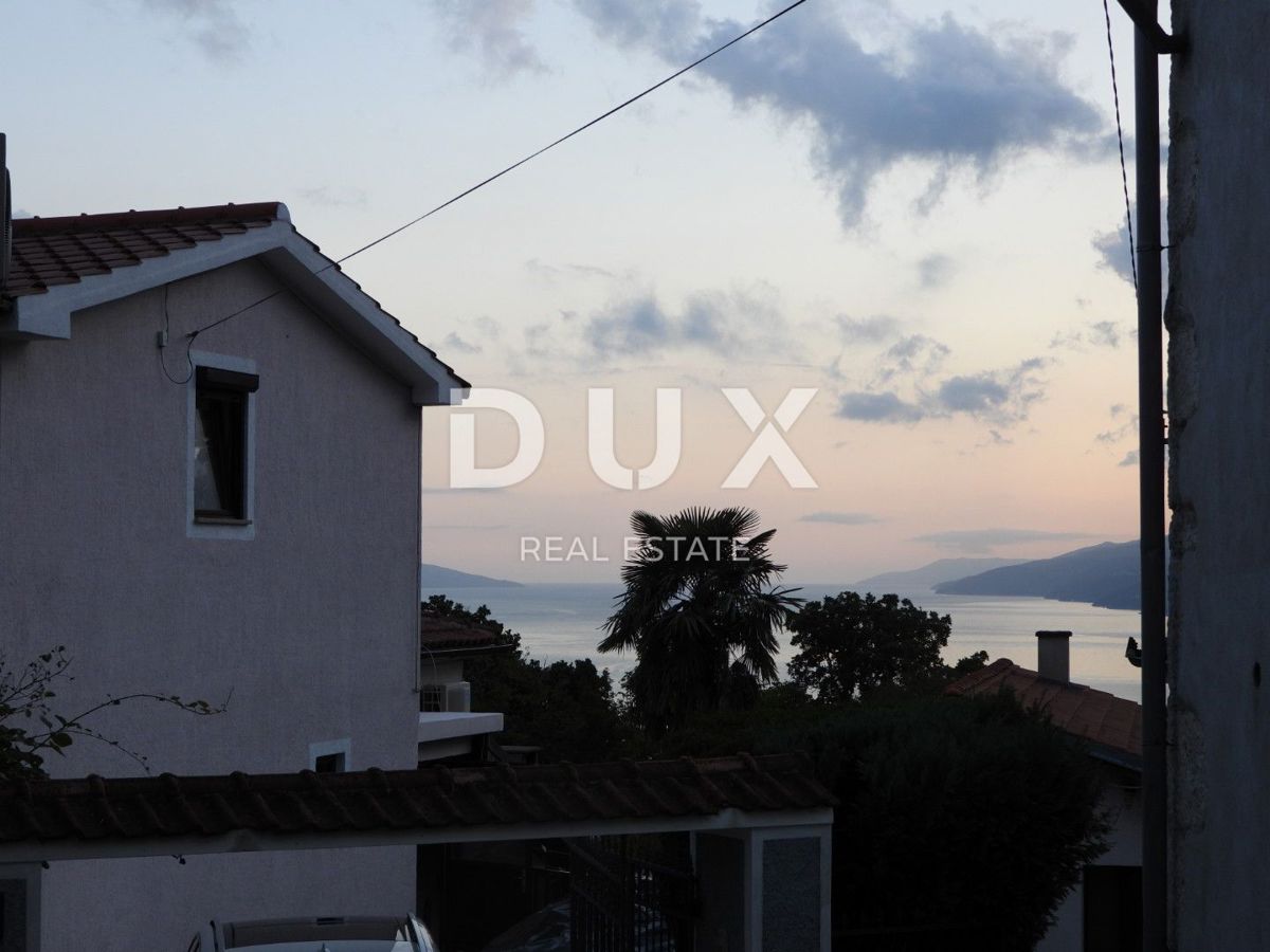 OPATIJA, MATULJI - hiša 400m2 z dupleks stanovanjem in dvema stanovanjema + vrt 710m2