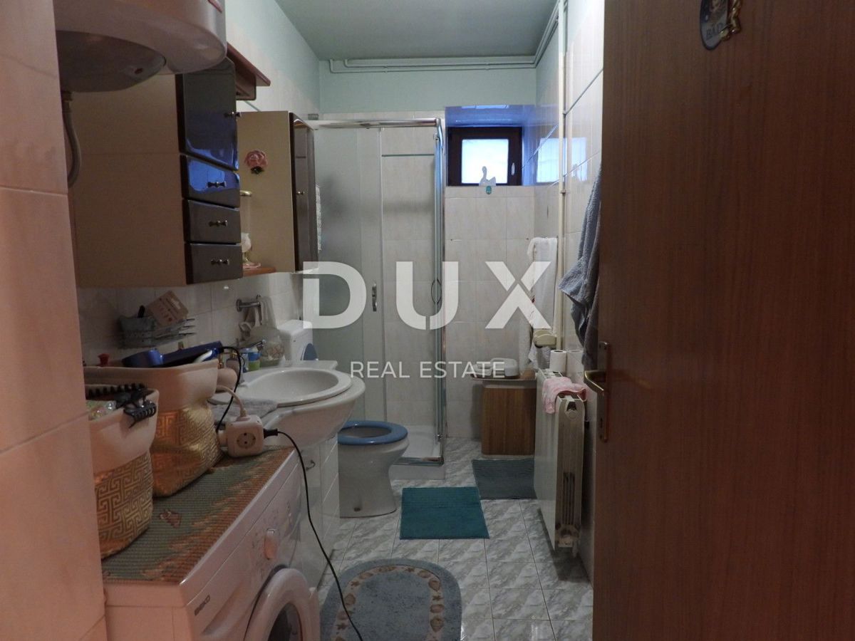 OPATIJA, MATULJI - hiša 400m2 z dupleks stanovanjem in dvema stanovanjema + vrt 710m2