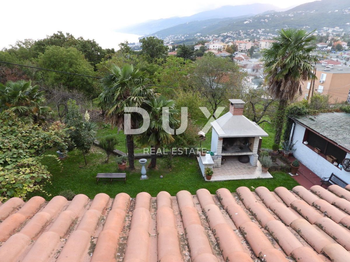 OPATIJA, MATULJI - hiša 400m2 z dupleks stanovanjem in dvema stanovanjema + vrt 710m2