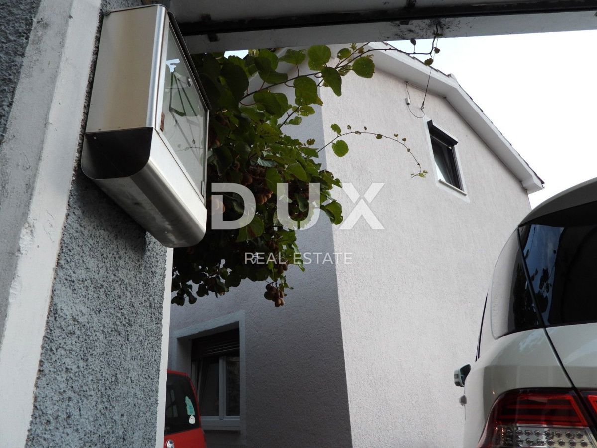 OPATIJA, MATULJI - hiša 400m2 z dupleks stanovanjem in dvema stanovanjema + vrt 710m2
