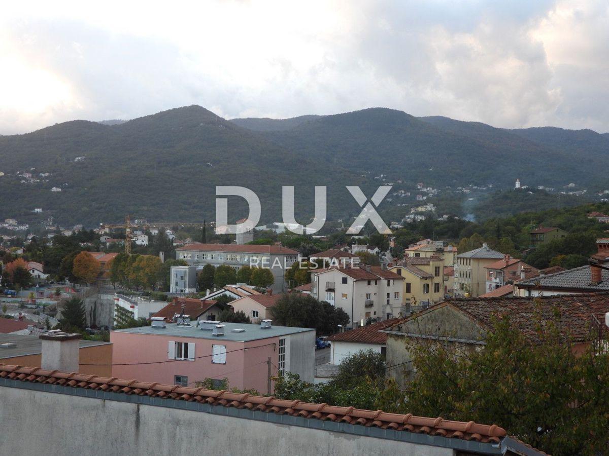 OPATIJA, MATULJI - hiša 400m2 z dupleks stanovanjem in dvema stanovanjema + vrt 710m2