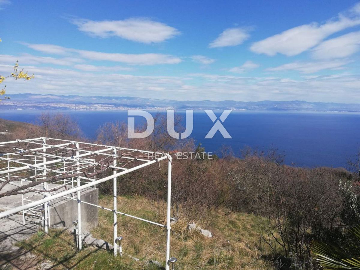 OPATIJA, MOŠĆENIČKA DRAGA, MOŠĆENICE - zazidljivo zemljišče 4300m2 s panoramskim pogledom na morje za oddajo vil / apartmajev / družinske vile 