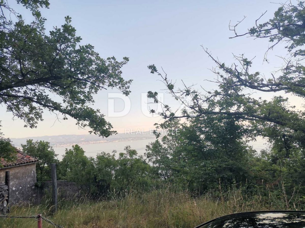 OPATIJA, MOŠĆENIČKA DRAGA, MOŠĆENICE - zazidljivo zemljišče 4300m2 s panoramskim pogledom na morje za oddajo vil / apartmajev / družinske vile 