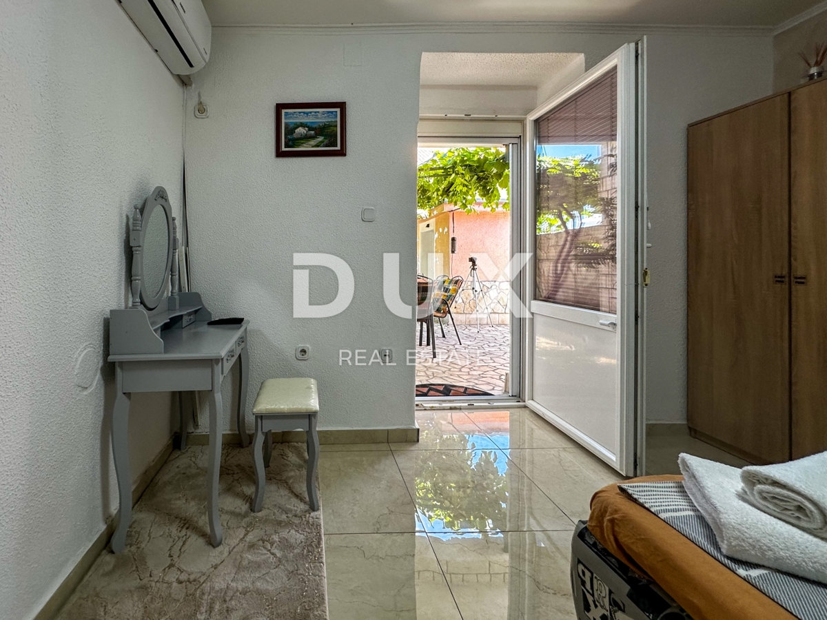 CRIKVENICA, DRAMALJ - hiša 115 m2 z dvema apartmajema v bližini morja, znižana cena, priložnost!!!