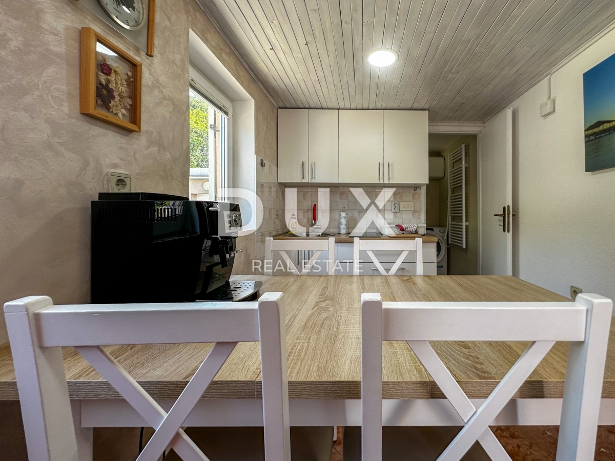 CRIKVENICA, DRAMALJ - hiša 115 m2 z dvema apartmajema v bližini morja, znižana cena, priložnost!!!