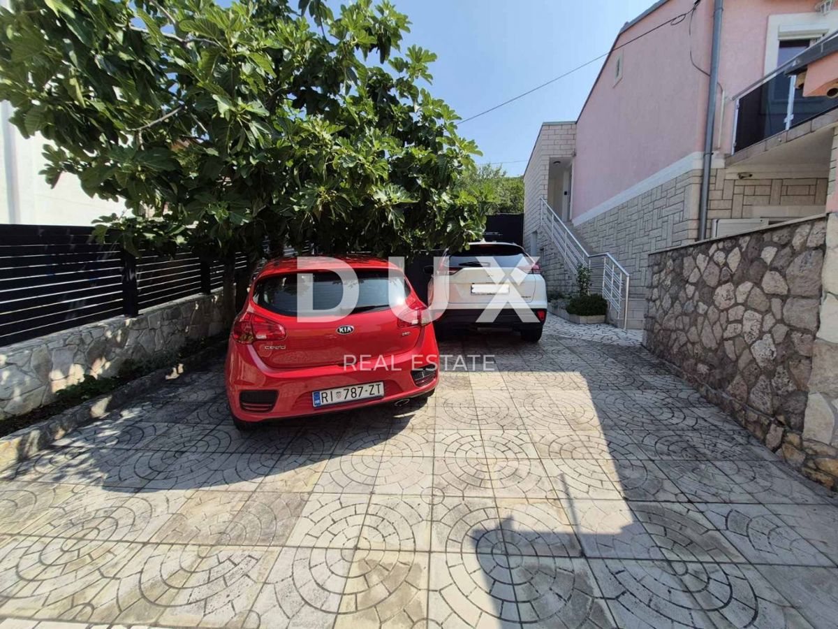 CRIKVENICA, DRAMALJ - hiša 115 m2 z dvema apartmajema v bližini morja, znižana cena, priložnost!!!