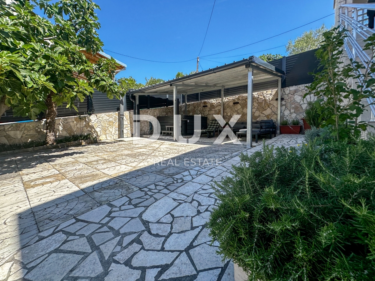 CRIKVENICA, DRAMALJ - hiša 115 m2 z dvema apartmajema v bližini morja, znižana cena, priložnost!!!