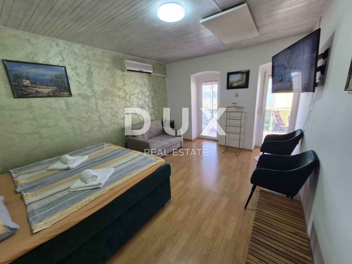 CRIKVENICA, DRAMALJ - hiša 115 m2 z dvema apartmajema v bližini morja, znižana cena, priložnost!!!