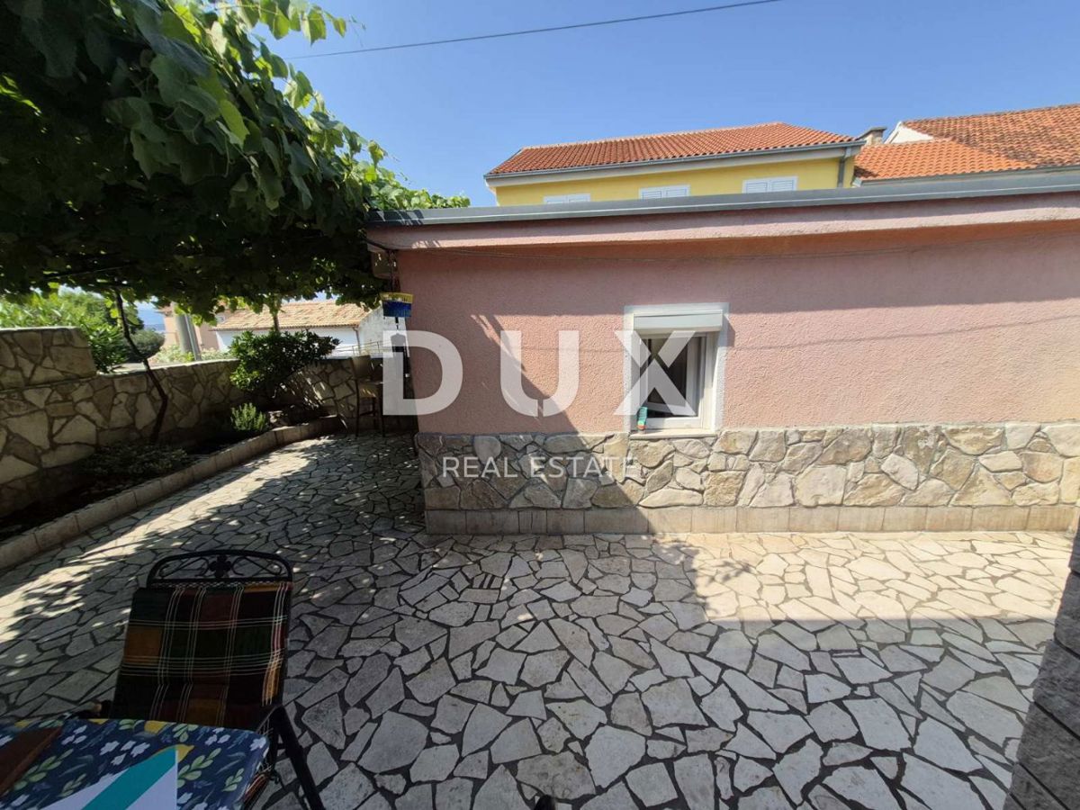 CRIKVENICA, DRAMALJ - hiša 115 m2 z dvema apartmajema v bližini morja, znižana cena, priložnost!!!
