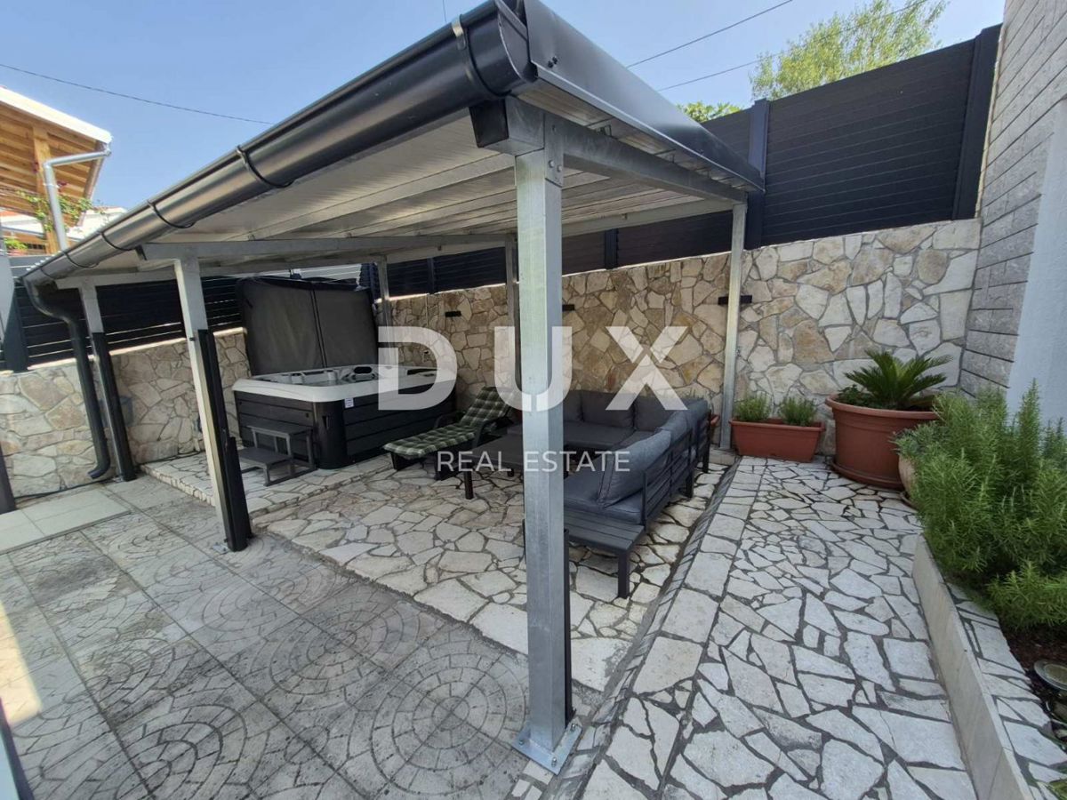 CRIKVENICA, DRAMALJ - hiša 115 m2 z dvema apartmajema v bližini morja, znižana cena, priložnost!!!