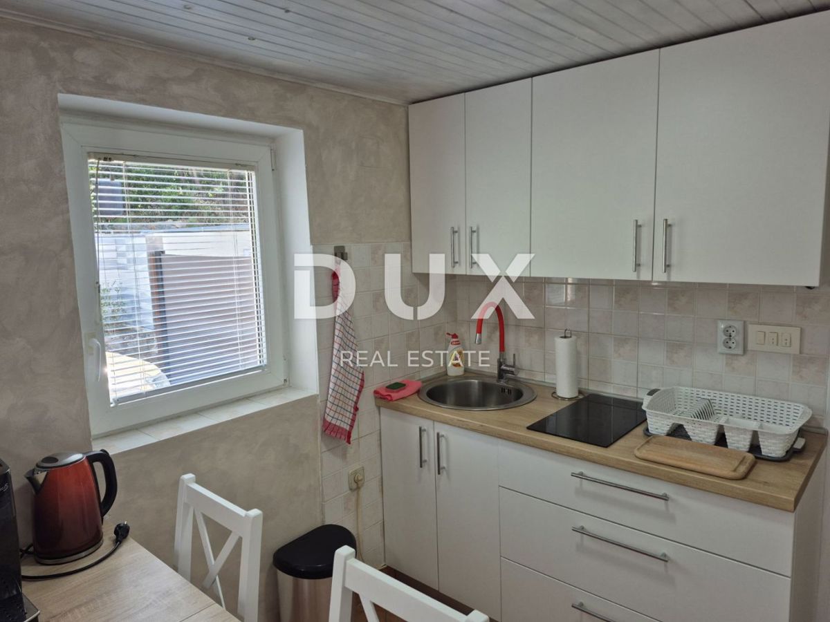 CRIKVENICA, DRAMALJ - hiša 115 m2 z dvema apartmajema v bližini morja, znižana cena, priložnost!!!