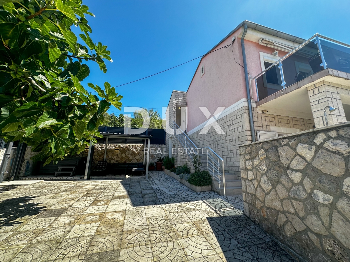 CRIKVENICA, DRAMALJ - hiša 115 m2 z dvema apartmajema v bližini morja, znižana cena, priložnost!!!