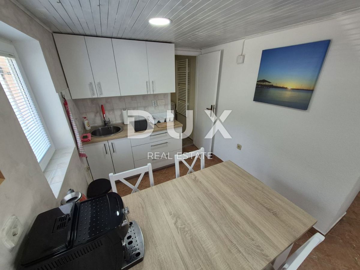 CRIKVENICA, DRAMALJ - hiša 115 m2 z dvema apartmajema v bližini morja, znižana cena, priložnost!!!