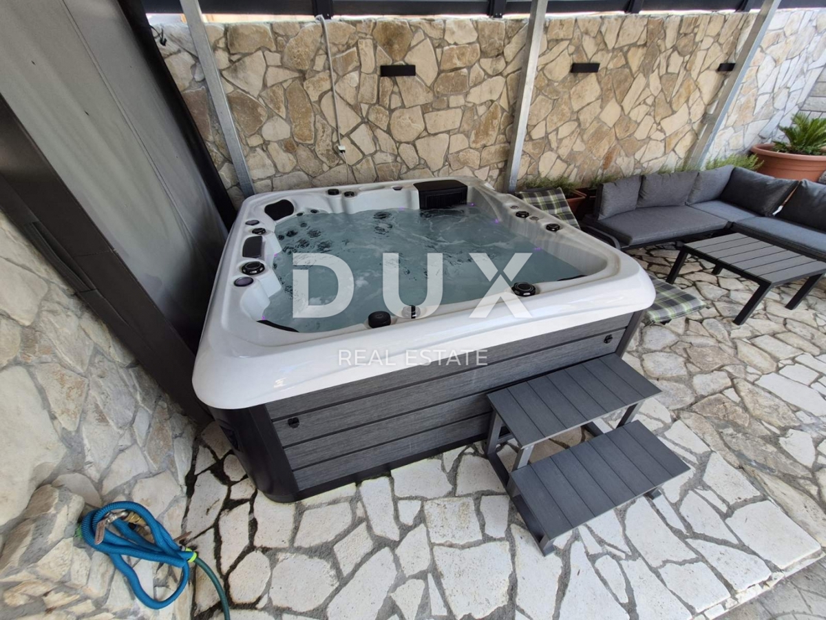 CRIKVENICA, DRAMALJ - hiša 115 m2 z dvema apartmajema v bližini morja, znižana cena, priložnost!!!