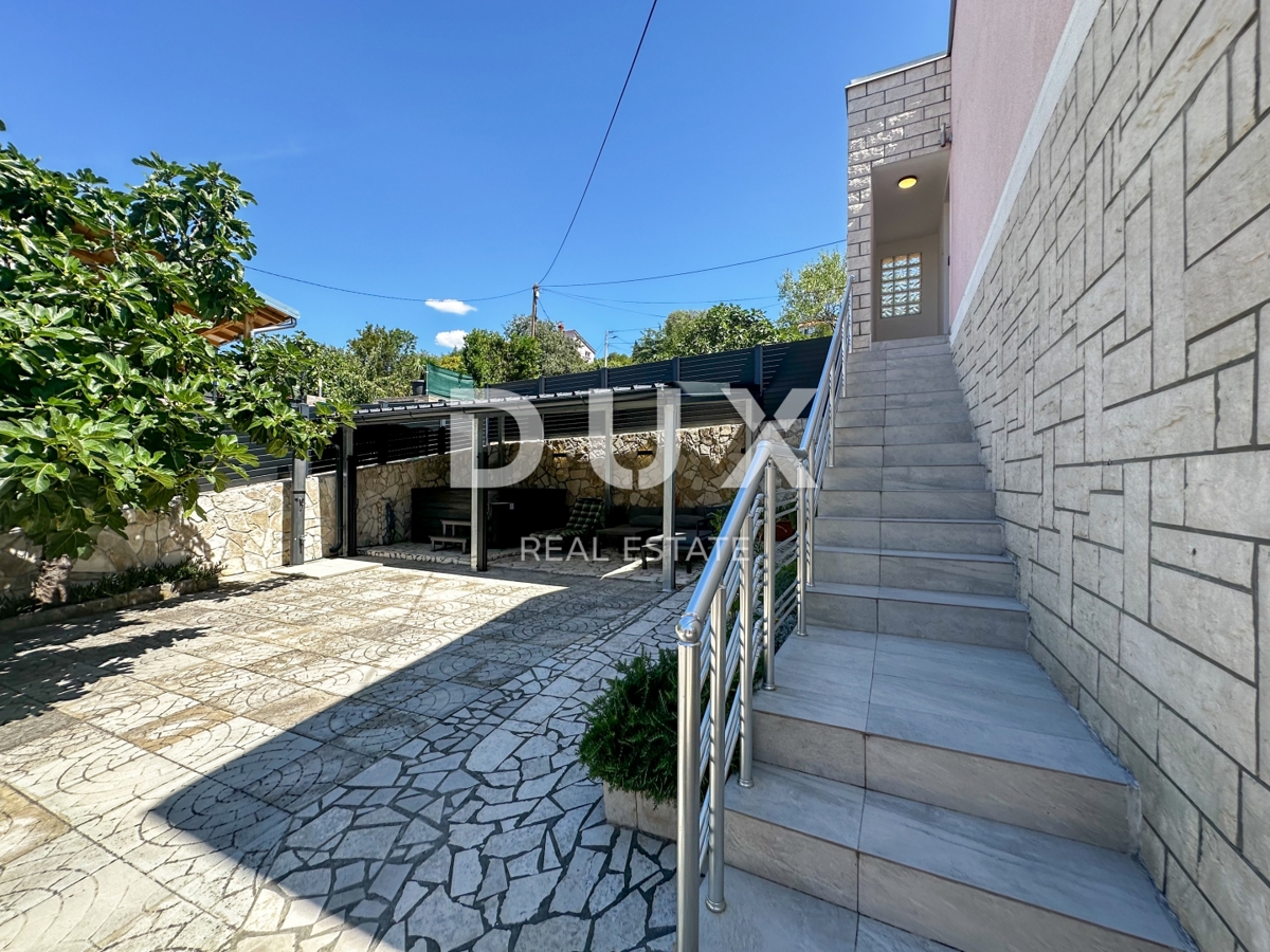 CRIKVENICA, DRAMALJ - hiša 115 m2 z dvema apartmajema v bližini morja, znižana cena, priložnost!!!