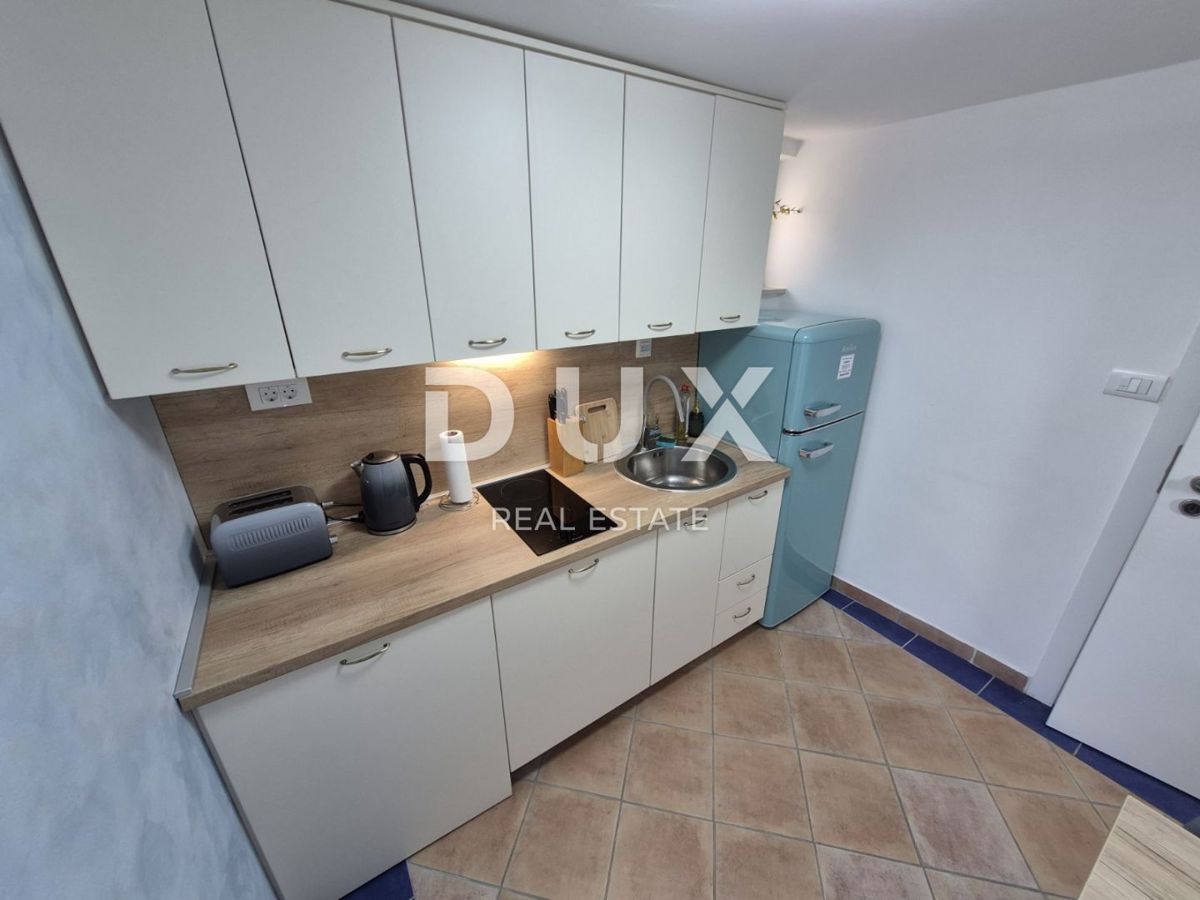 CRIKVENICA, DRAMALJ - hiša 115 m2 z dvema apartmajema v bližini morja, znižana cena, priložnost!!!
