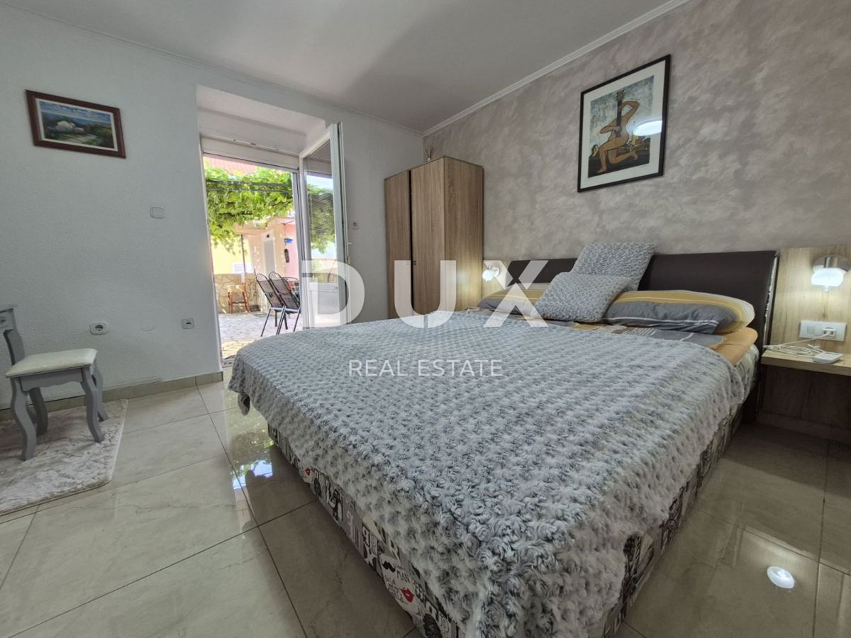 CRIKVENICA, DRAMALJ - hiša 115 m2 z dvema apartmajema v bližini morja, znižana cena, priložnost!!!