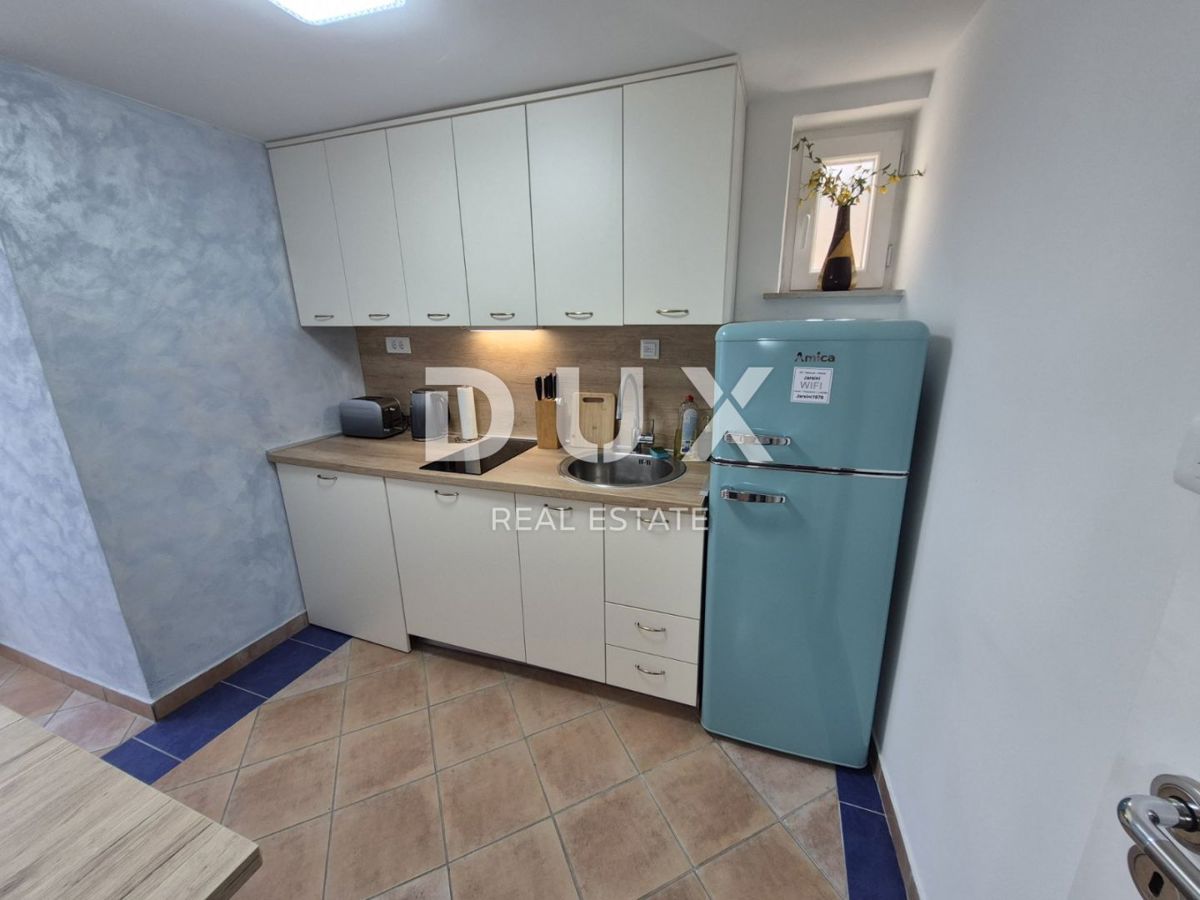 CRIKVENICA, DRAMALJ - hiša 115 m2 z dvema apartmajema v bližini morja, znižana cena, priložnost!!!