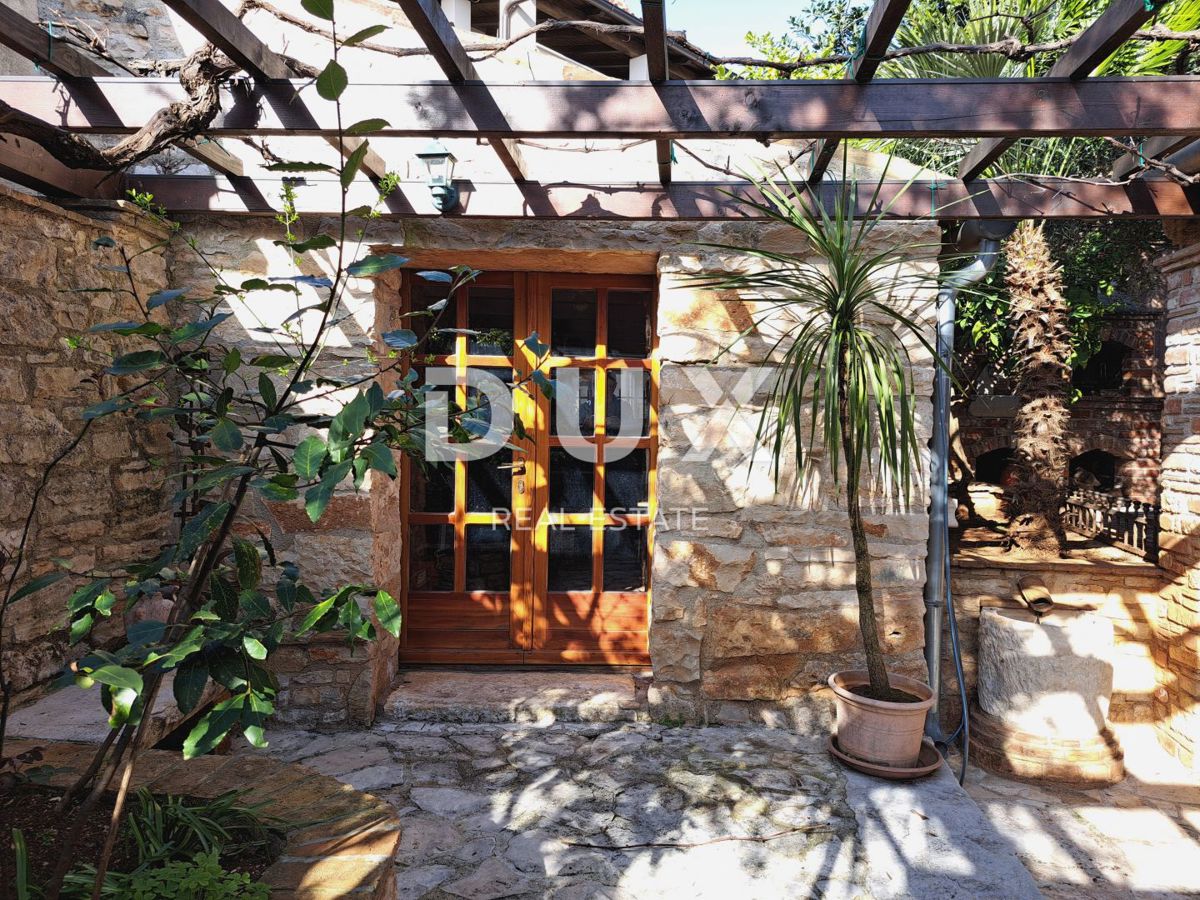 ISTRA, POREČ, VABRIGA - prenovljena kamnita hiša z bazenom