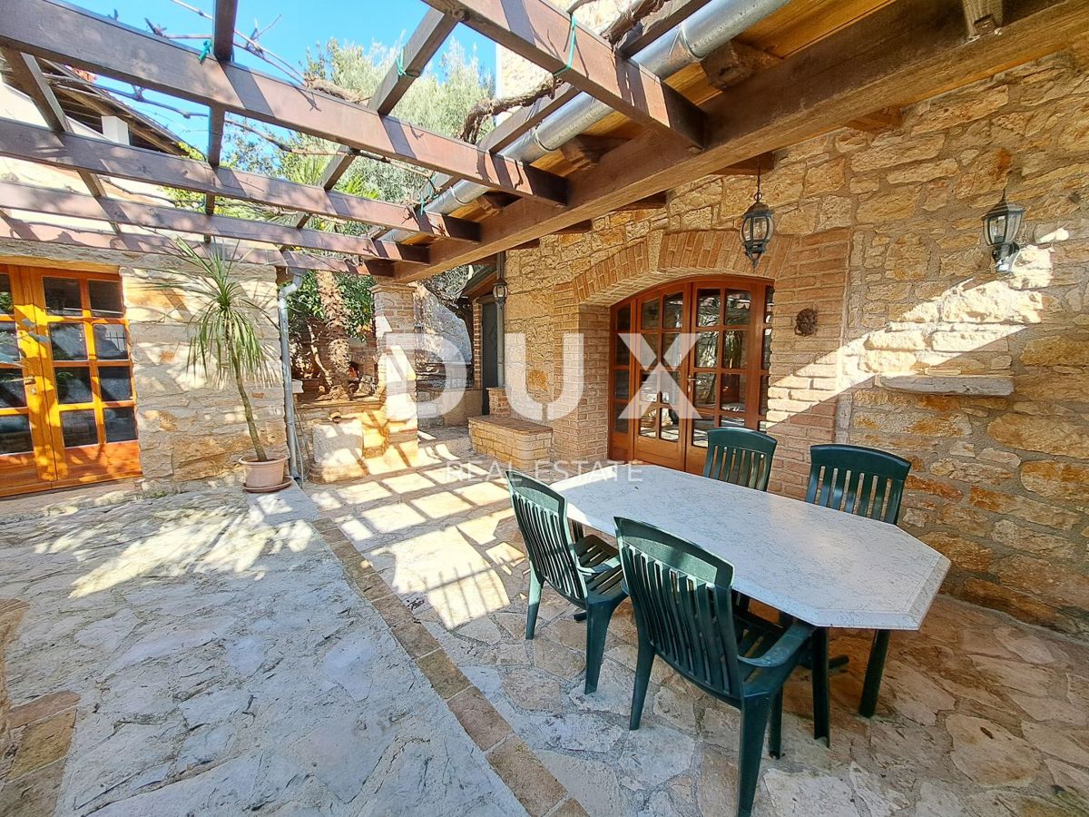 ISTRA, POREČ, VABRIGA - prenovljena kamnita hiša z bazenom