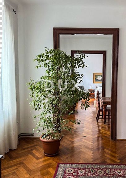 RIJEKA, CENTER - Stanovanje 116m2, prva vrsta do morja!