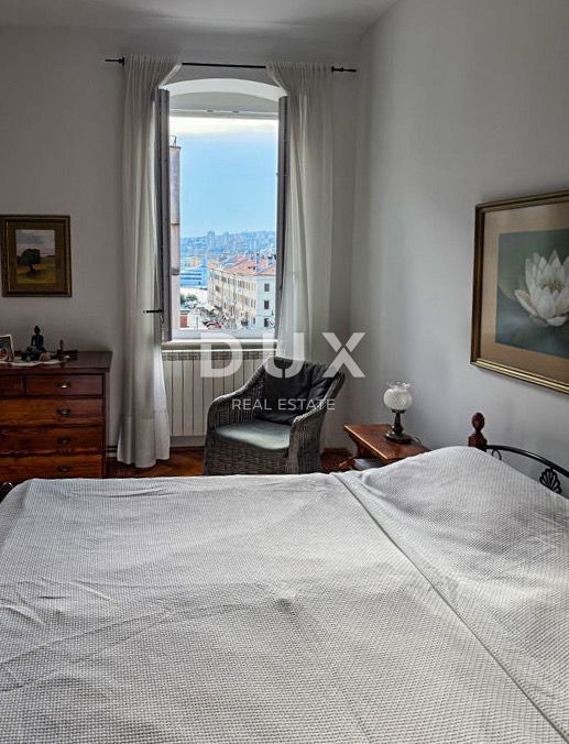 RIJEKA, CENTER - Stanovanje 116m2, prva vrsta do morja!