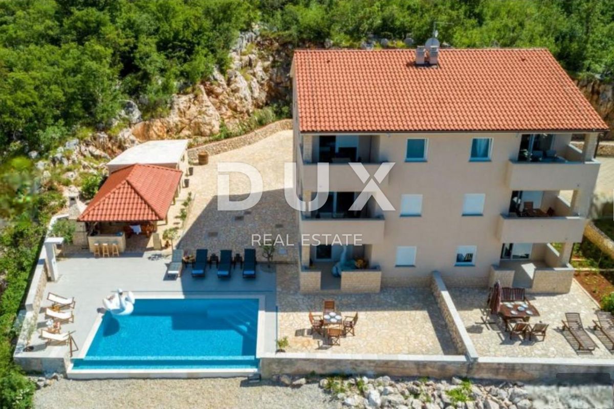 OTOK KRK, KLIMNO - stanovanje v vili 61m2, dnevna soba + 2 spalnici, 1. nadstropje, s čudovitim pogledom na morje in bazen - S3
