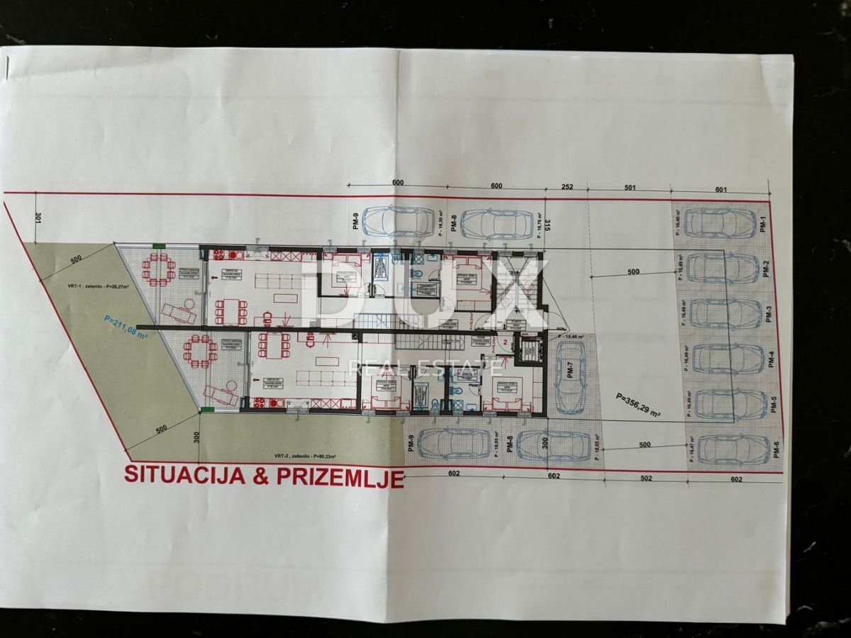OTOK PAG, MANDRE - Privlačno dvoetažno stanovanje z vrtom, prva vrsta do morja! S1