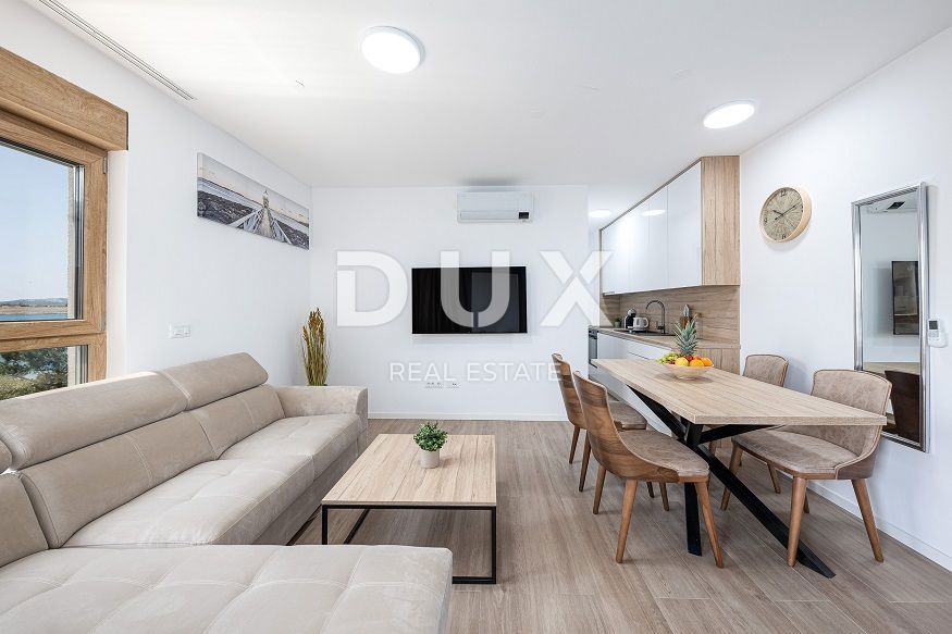 OTOK PAG, POVLJANA - Čudovit apartma 47 m2, 1. vrsta do morja